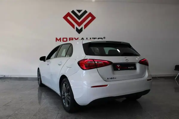 Mercedes-Benz A 180 2020 - 22900 EUR, 134336 km - AUTO.MOTO.pt - 134336km - foto 4 de 33