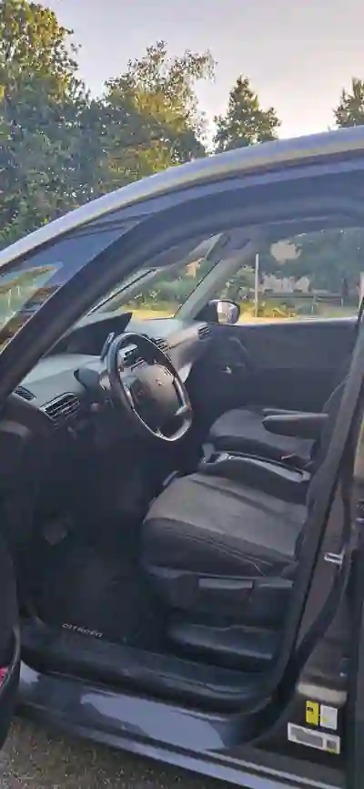 Citroën Grand C4 Spacetourer 2019 - 11000 EUR, 211100 km - AUTO.MOTO.pt - 211100km - foto 9 de 13