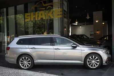 Volkswagen Passat Variant 2020 - 23990 EUR, 19072 km - 19072km - foto 5 de 43