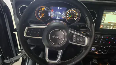 Jeep Gladiator 2021 - 62900 EUR, 117383 km - 117383km - foto 36 de 53