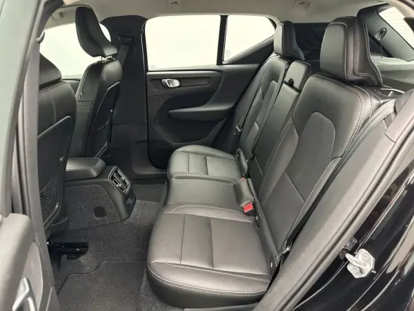 Volvo XC 40 2021 - 27990 EUR, 85029 km - AUTO.MOTO.pt - 85029km - foto 10 de 13