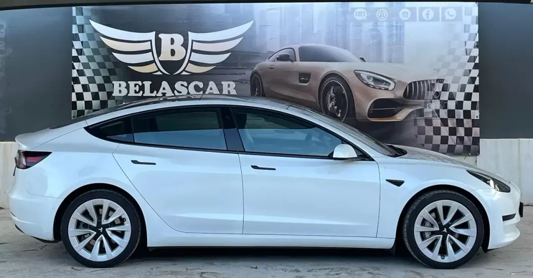 Tesla Model 3 2022 - 28900 EUR, 56000 km - 56000km - foto 13 de 14