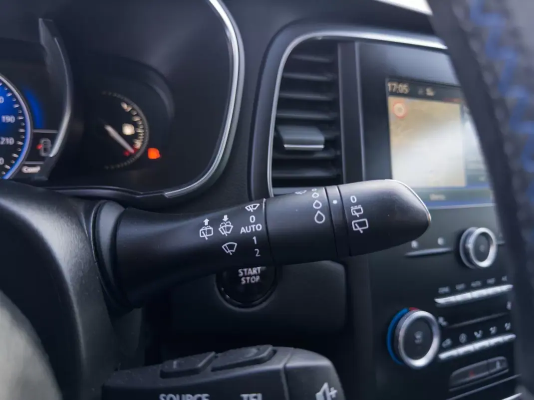 Renault Mégane Sport Tourer 2016 - 13990 EUR, 163000 km - AUTO.MOTO.pt - 163000km - foto 26 de 47