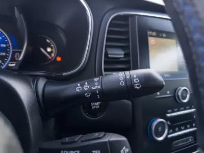 Renault Mégane Sport Tourer 2016 - 13990 EUR, 163000 km - AUTO.MOTO.pt - 163000km - foto 26 de 47