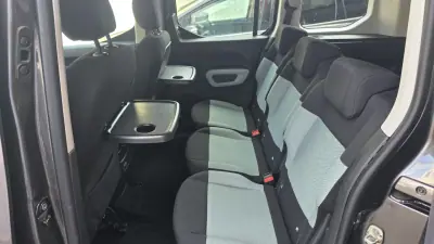 Citroën Berlingo 2019 - 15990 EUR, 138000 km - AUTO.MOTO.pt - 138000km - foto 8 de 11