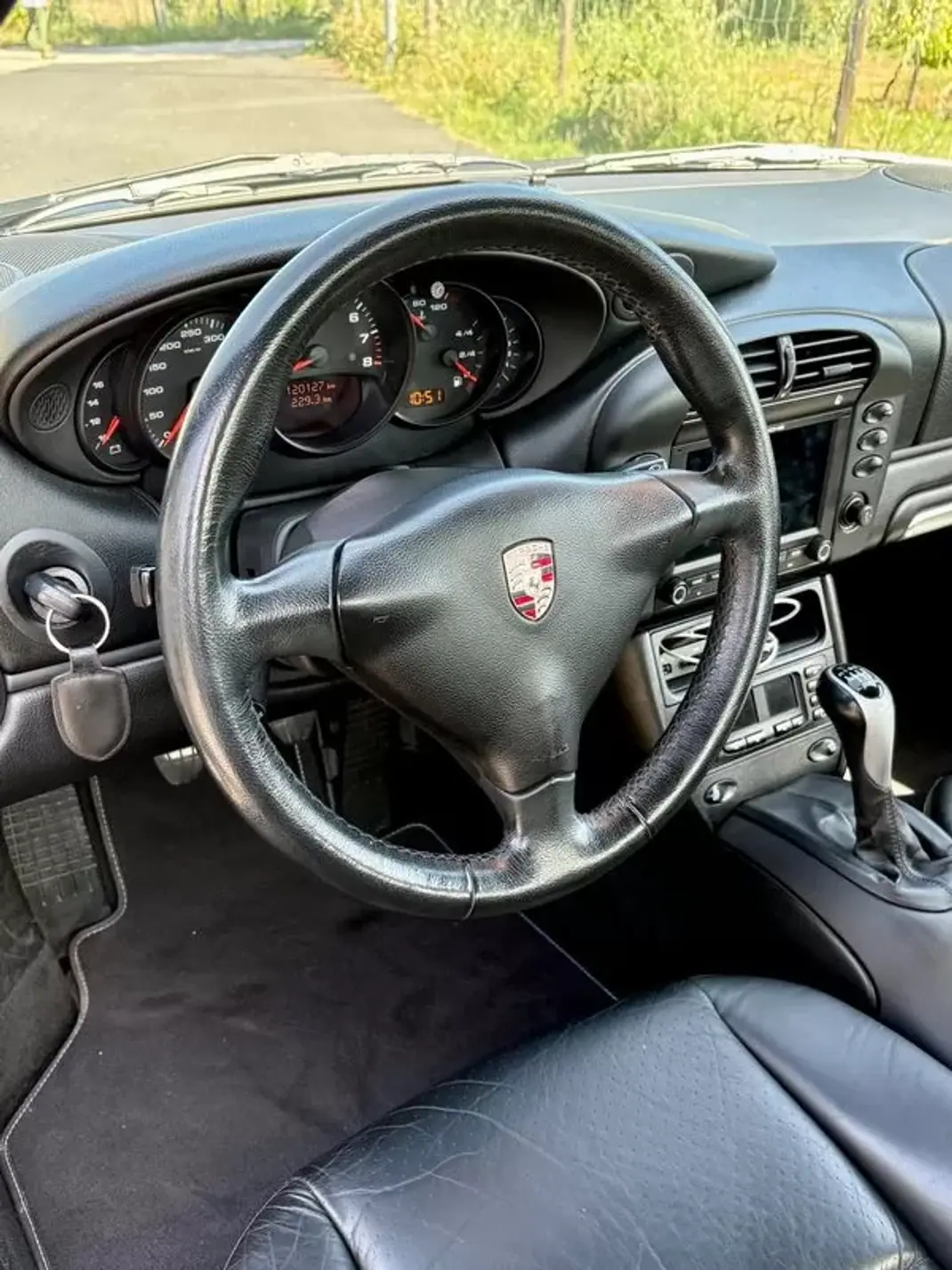 Porsche 911 2002 - 44900 EUR, 120127 km - AUTO.MOTO.pt - 120127km - foto 11 de 23