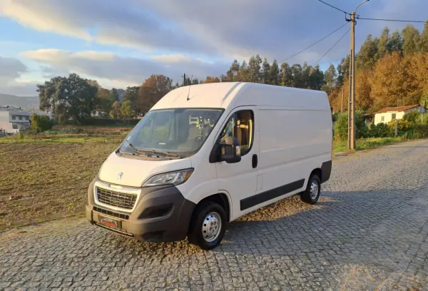 Peugeot Boxer 2015 - 15500 EUR, 87000 km - AUTO.MOTO.pt - 87000km - foto 2 de 9