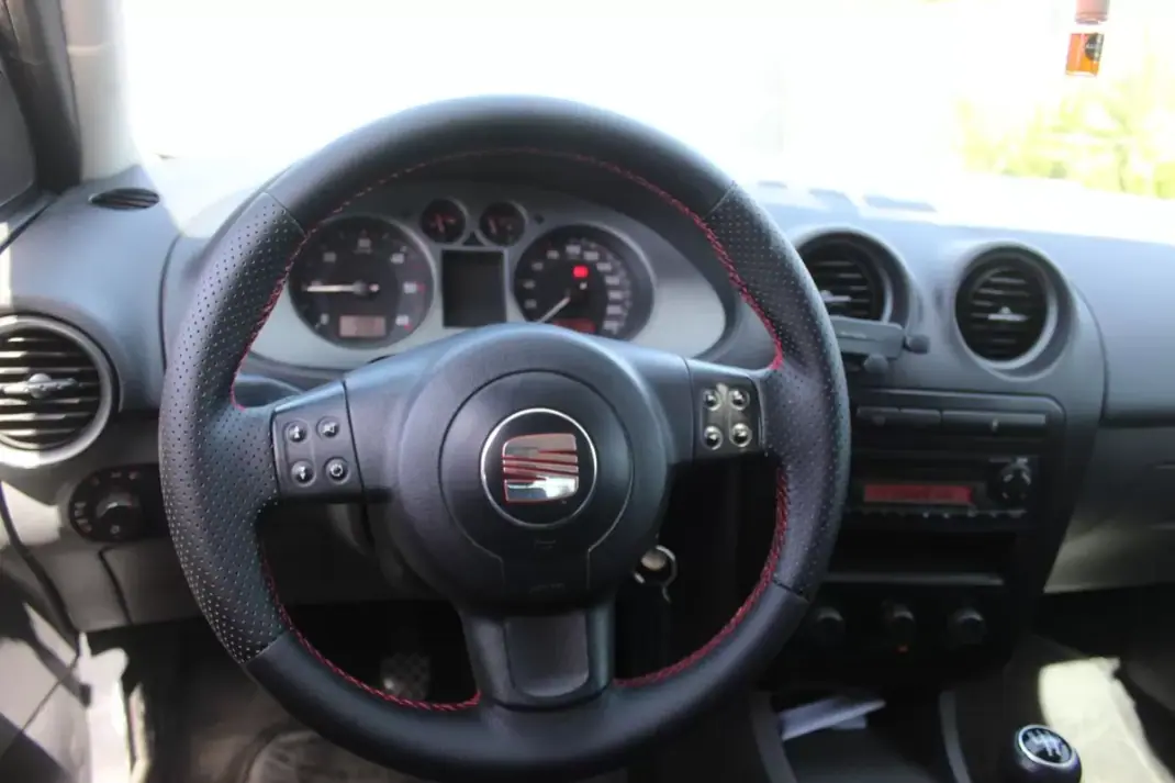Seat IBIZA 1.4TDI 6L VAN 2007 - 5450 EUR, 168000 km - AUTO.MOTO.pt - 168000km - foto 5 de 9