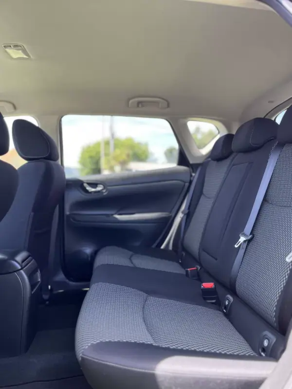 Nissan Pulsar 2018 - 14400 EUR, 79500 km - AUTO.MOTO.pt - 79500km - foto 9 de 11