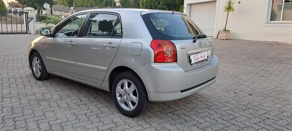 Toyota Corolla 2006 - 9950 EUR, 206000 km - AUTO.MOTO.pt - 206000km - foto 11 de 12