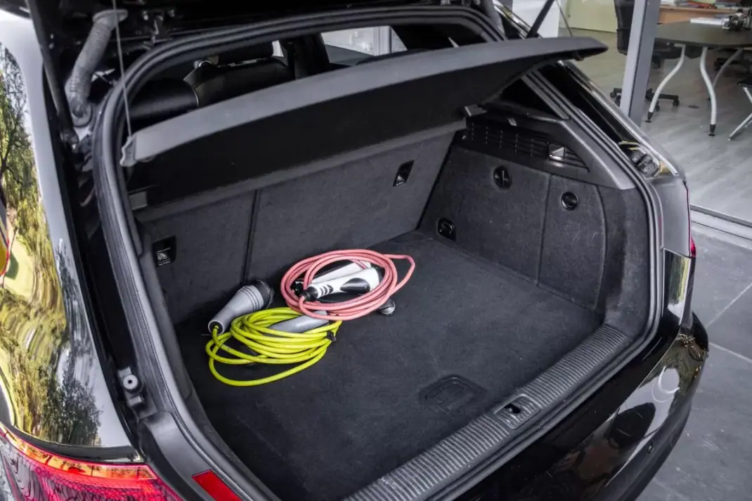 Audi A3 Sportback 2015 - 13490 EUR, 252393 km - AUTO.MOTO.pt - 252393km - foto 28 de 34