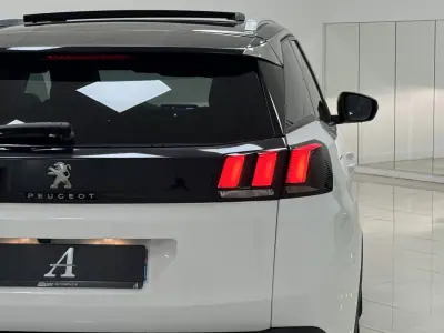 Peugeot 3008 2019 - 18990 EUR, 130000 km - AUTO.MOTO.pt - 130000km - foto 12 de 30