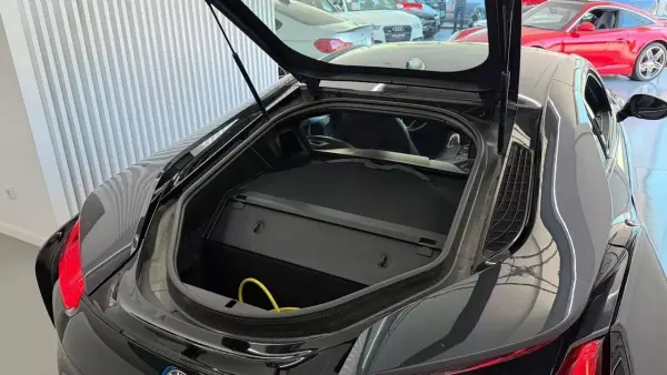BMW i8 2014 - 61990 EUR, 91277 km - AUTO.MOTO.pt - 91277km - foto 26 de 27