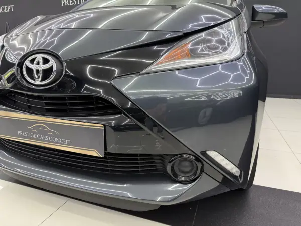 Toyota Aygo 2018 - 10450 EUR, 62569 km - AUTO.MOTO.pt - 62569km - foto 10 de 35