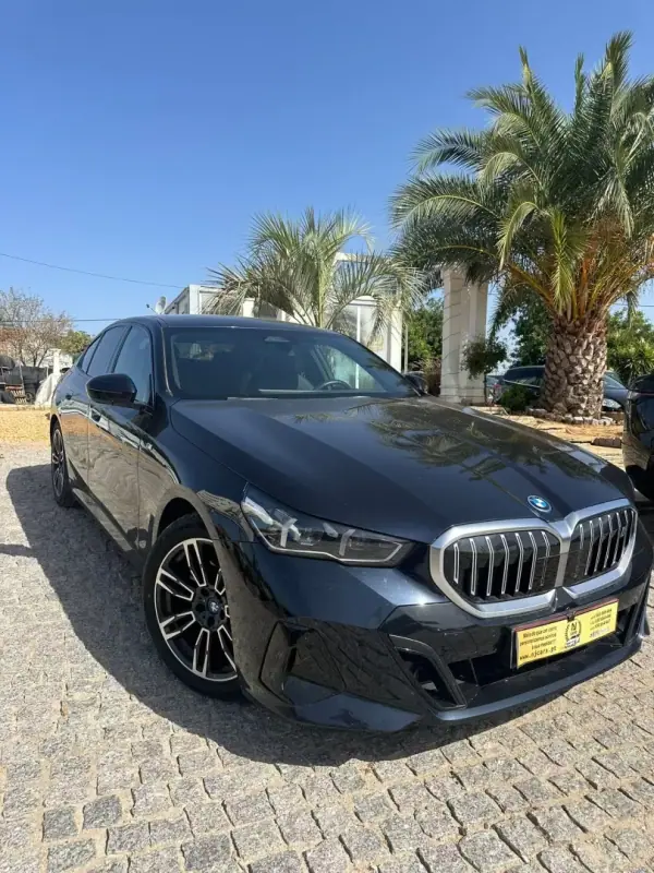 BMW 530e e xDrive 2025 Híbrido Plug-In — 12 000 km BMW 530e e xDrive 2025 Híbrido Plug-In