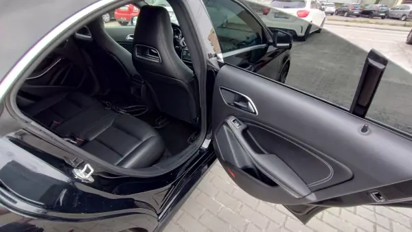 Mercedes-Benz CLA 200 2016 - 19999 EUR, 199000 km - AUTO.MOTO.pt - 199000km - foto 21 de 33