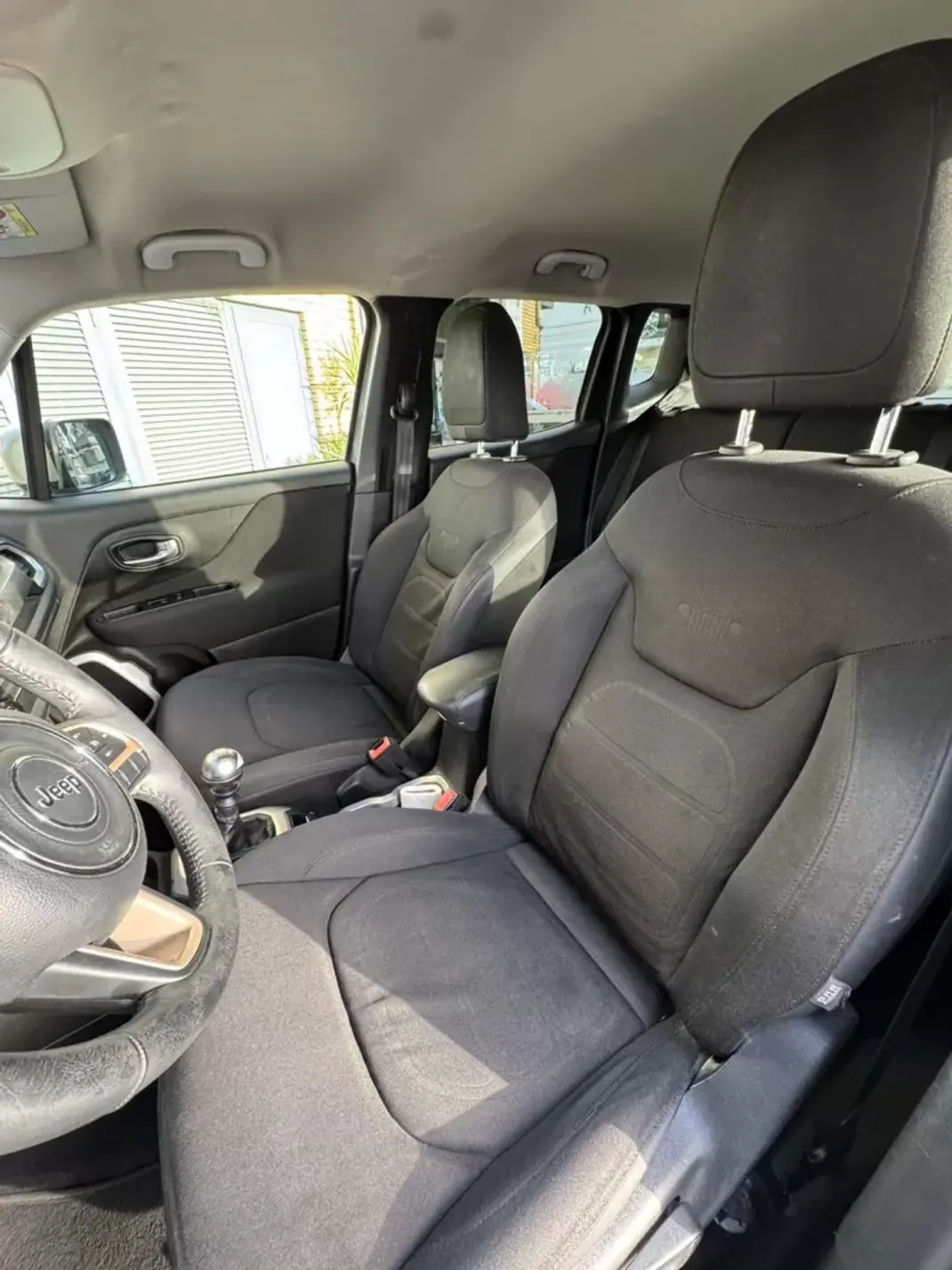 Jeep Renegade 2016 - 13900 EUR, 187700 km - AUTO.MOTO.pt - 187700km - foto 13 de 13