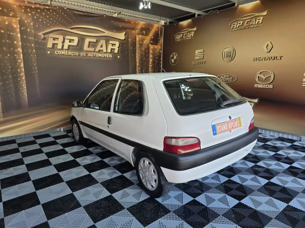Citroën Saxo 2000 - 2450 EUR, 280000 km - AUTO.MOTO.pt - 280000km - foto 6 de 12