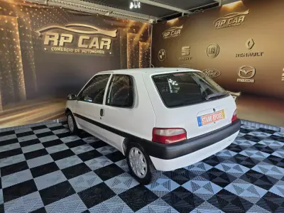 Citroën Saxo 2000 - 2450 EUR, 280000 km - AUTO.MOTO.pt - 280000km - foto 6 de 12
