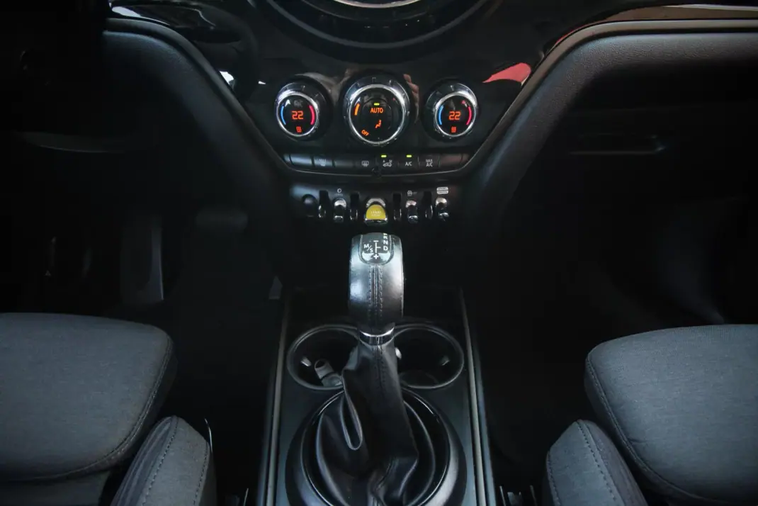 MINI Countryman 2019 - 16990 EUR, 155000 km - AUTO.MOTO.pt - 155000km - foto 19 de 33