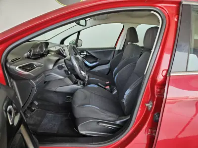 Peugeot 208 2014 - 6950 EUR, 167000 km - 167000km - foto 8 de 8