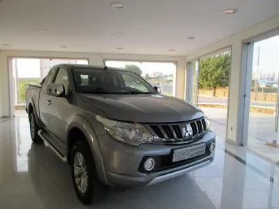 Mitsubishi L200 2017 - 23500 EUR, 180000 km - foto 2 de 25