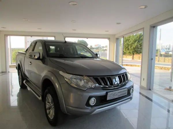Mitsubishi L200 2017 Diesel — 180 000 km · Braganca Mitsubishi L200 2017 Diesel