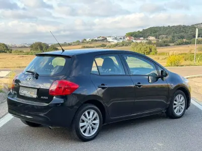 Toyota Auris 2008 - 7450 EUR, 110000 km - foto 4 de 17