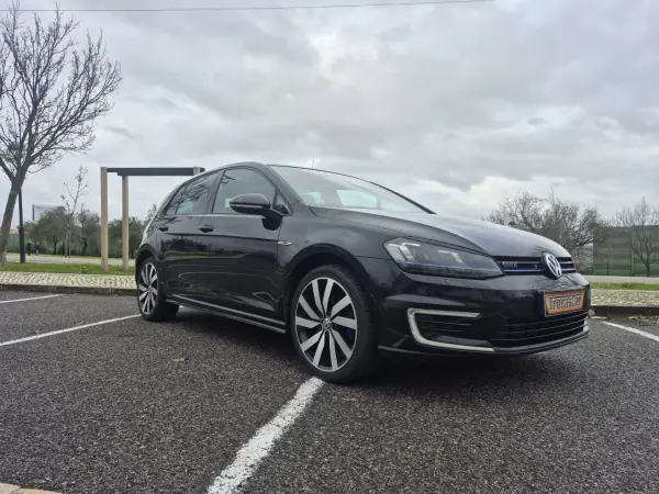 Volkswagen Golf 2016 - 15490 EUR, 211638 km - AUTO.MOTO.pt - 211638km - foto 4 de 28