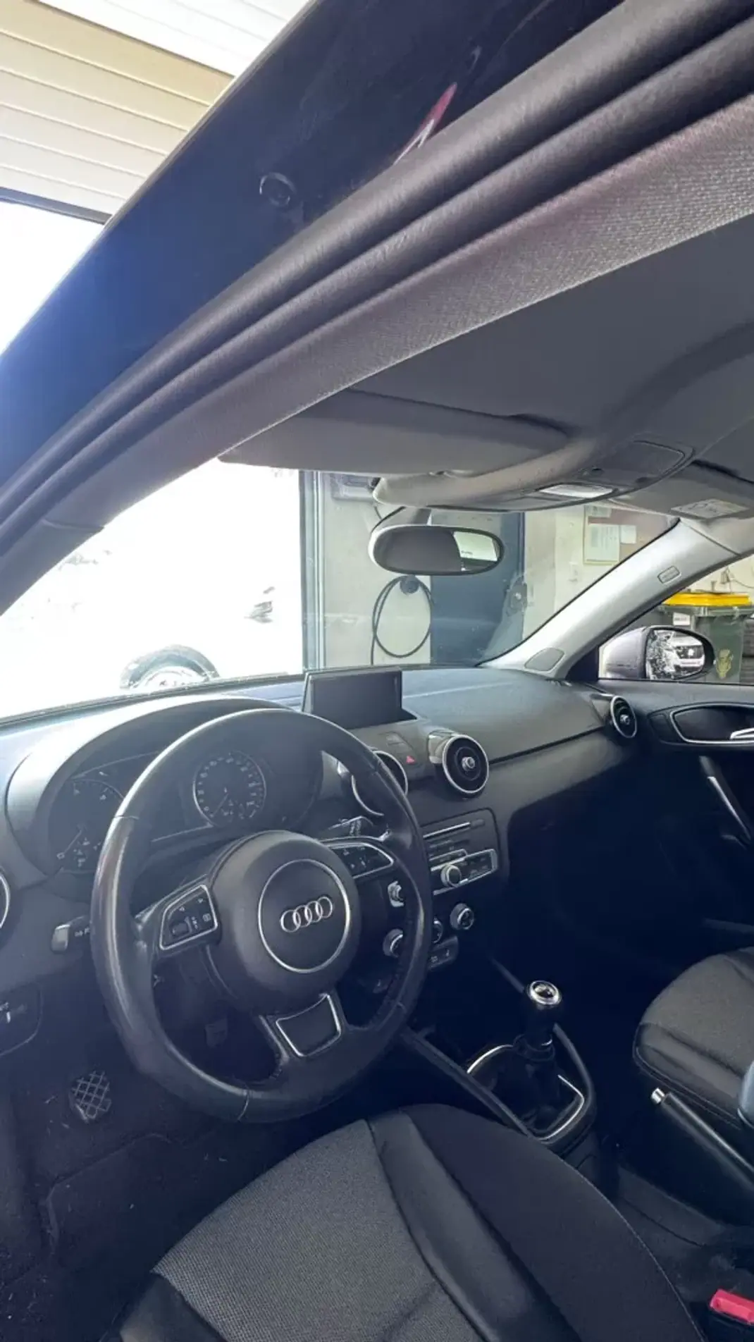 Audi A1 2018 - 14900 EUR, 132000 km - AUTO.MOTO.pt - 132000km - foto 9 de 10