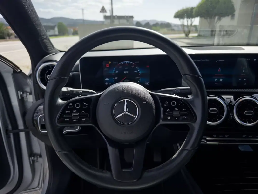 Mercedes-Benz A 180 2019 - 20990 EUR, 161000 km - AUTO.MOTO.pt - 161000km - foto 18 de 30