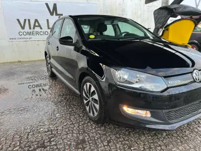 Volkswagen Polo 2015 - 8500 EUR, 150350 km - AUTO.MOTO.pt - 150350km - foto 3 de 11