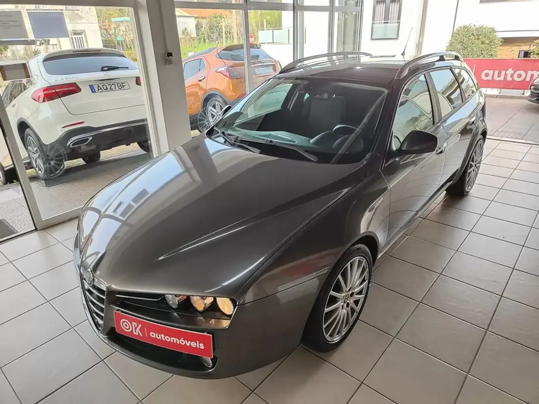 Alfa Romeo 159 Sportwagon 2008 - 7250 EUR, 221050 km - AUTO.MOTO.pt - 221050km - foto 6 de 37