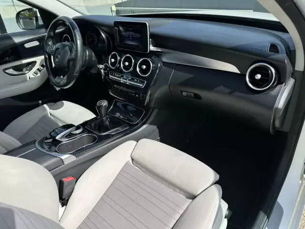 Mercedes-Benz C 180 2015 - 12900 EUR, 280000 km - AUTO.MOTO.pt - 280000km - foto 59 de 69