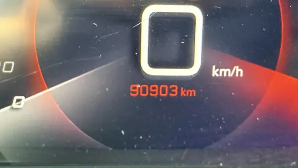 Peugeot 2008 2021 - 17990 EUR, 90903 km - AUTO.MOTO.pt - 90903km - foto 34 de 47