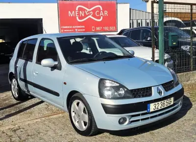 Renault Clio 2001 - 5000 EUR, 197000 km - 197000km - foto 1 de 18