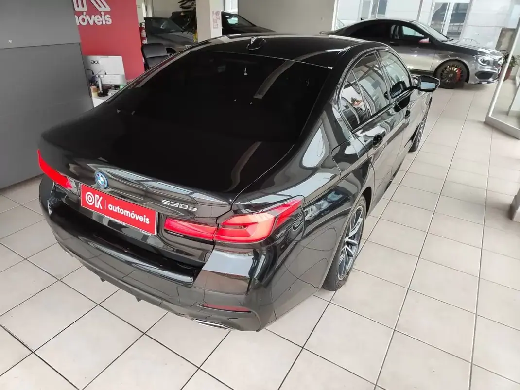 BMW 530e 2022 - 35650 EUR, 99990 km - AUTO.MOTO.pt - 99990km - foto 12 de 37