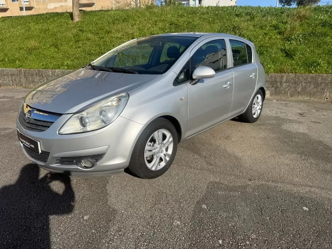 Opel Corsa 2010 - 5100 EUR, 183000 km - AUTO.MOTO.pt - 183000km - foto 1 de 23