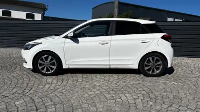 Hyundai i20 2017 - 11390 EUR, 78000 km - AUTO.MOTO.pt - 78000km - foto 2 de 20
