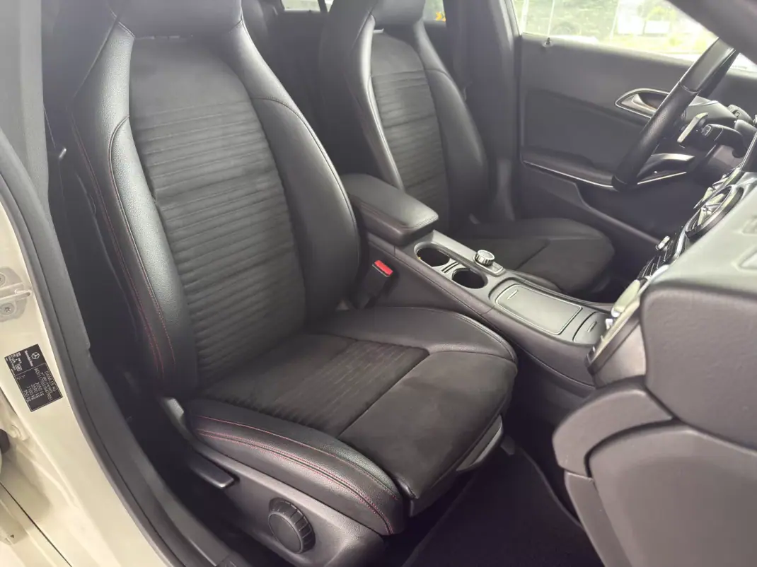 Mercedes-Benz CLA 220 2017 - 18900 EUR, 246604 km - AUTO.MOTO.pt - 246604km - foto 7 de 29