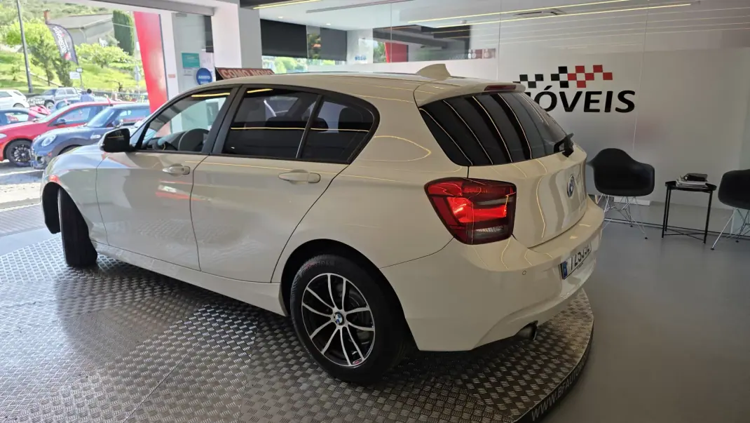 BMW 114 2013 - 9500 EUR, 212463 km - AUTO.MOTO.pt - 212463km - foto 19 de 45