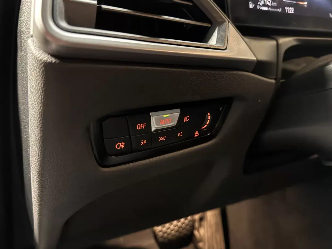 BMW 320 2023 - 31990 EUR, 75900 km - AUTO.MOTO.pt - 75900km - foto 20 de 36