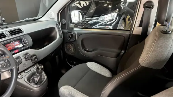 Fiat Panda 2022 - 8470 EUR, 77000 km - AUTO.MOTO.pt - 77000km - foto 14 de 33