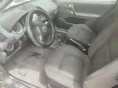 Volkswagen Polo 2001 - 1300 EUR, 228796 km - AUTO.MOTO.pt - 228796km - foto 11 de 15