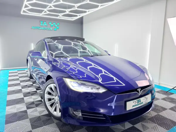 Tesla Model S 2017 - 18000 EUR, 250000 km - AUTO.MOTO.pt - 250000km - foto 4 de 24