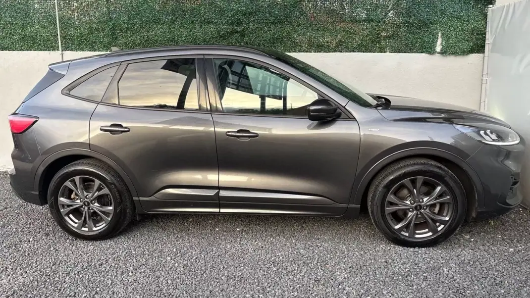 Ford Kuga 2022 - 14300 EUR, 119000 km - 119000km - foto 7 de 12