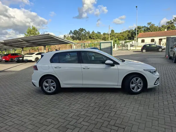 Volkswagen Golf 2021 - 16750 EUR, 61800 km - AUTO.MOTO.pt - 61800km - foto 5 de 28