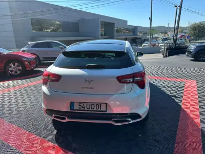 Citroën DS5 2013 - 15300 EUR, 155000 km - 155000km - foto 4 de 14