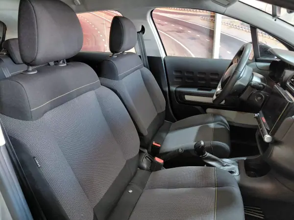 Citroën C3 2017 - 10900 EUR, 99000 km - AUTO.MOTO.pt - 99000km - foto 18 de 19