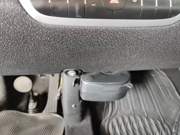 Smart Fortwo Cabrio 2009 - 5750 EUR, 141300 km - AUTO.MOTO.pt - 141300km - foto 28 de 30
